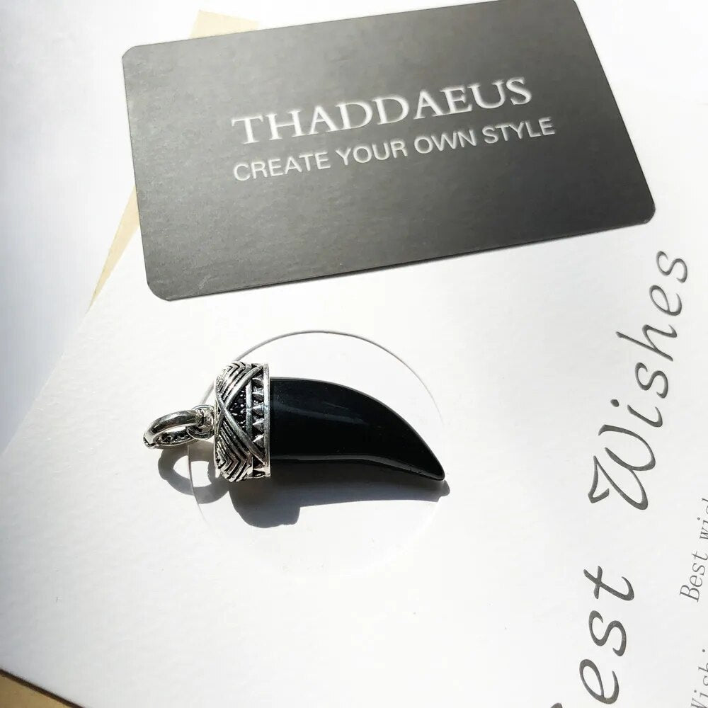Pendentif en argent dent de requin noire