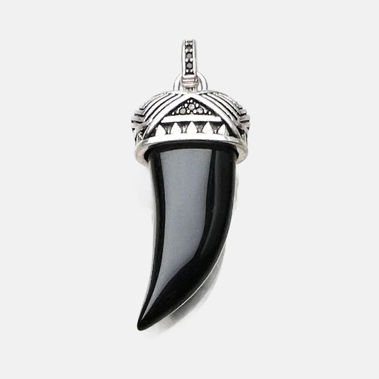 Pendentif en argent dent de requin noire