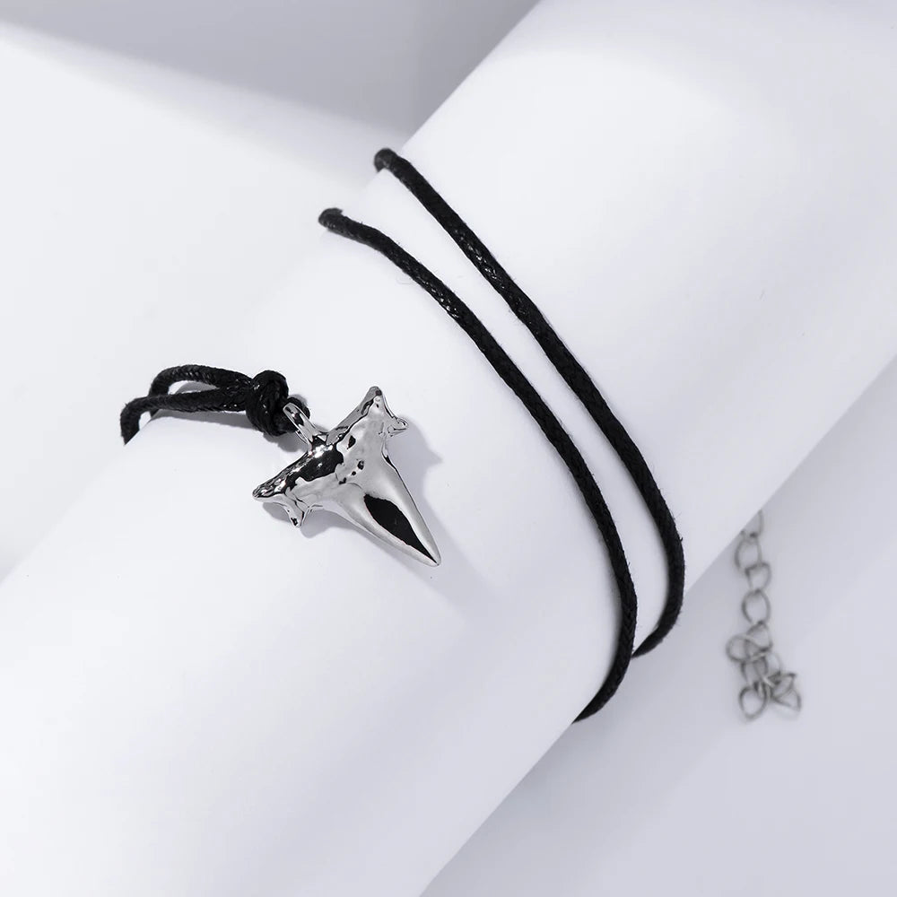 Dent de requin pendentif DEPTHBITE