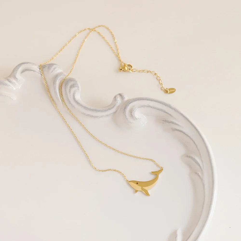 Gold whale pendant GOLDWHALE