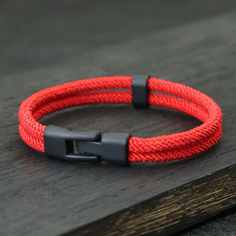 Un bracelet élégant et discret, parfait pour ajouter une touche de style subtil à toute tenue