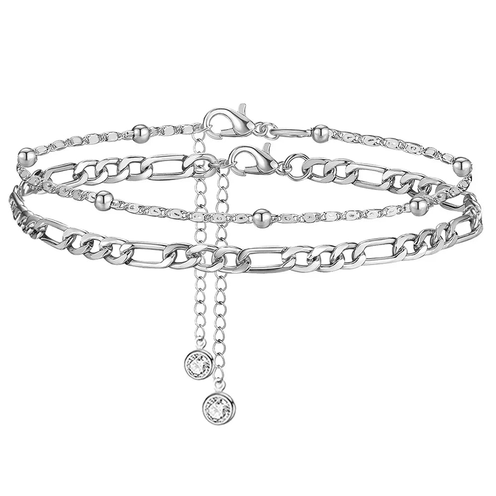 Tel un fil tissé par les étoiles et les vagues, ce bracelet entoure ton poignet d'une étreinte lumineuse, éclatant comme le reflet de la lune sur l'océan calme
