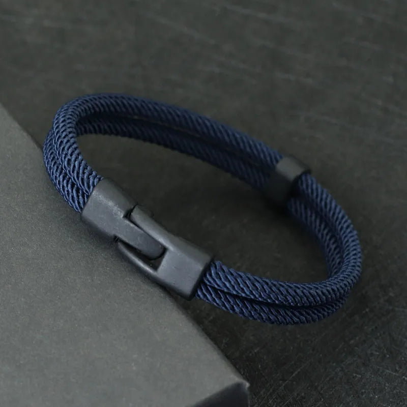 Un bracelet élégant et discret, parfait pour ajouter une touche de style subtil à toute tenue