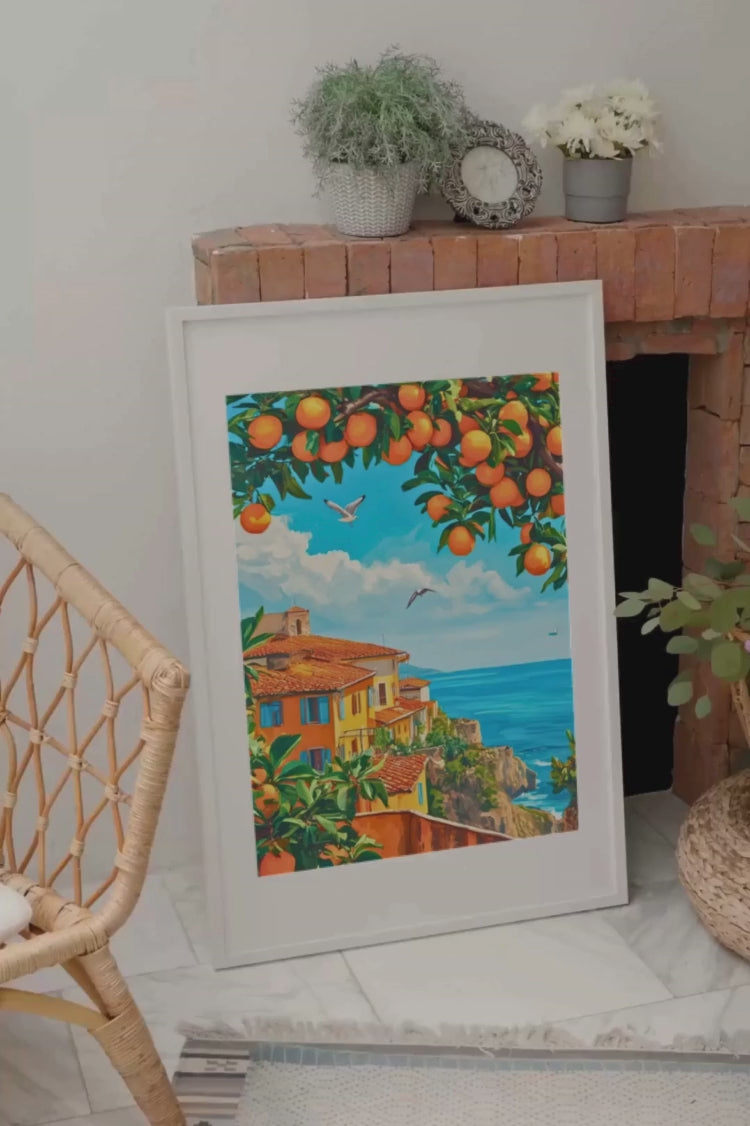 Un éden suspendu entre ciel et mer, où les oranges s'épanouissent sous le regard bienveillant des mouettes, bercées par les vagues et caressées par le souffle du large
