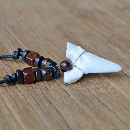 Collier dent de requin tribal - Mer Aux Trésors