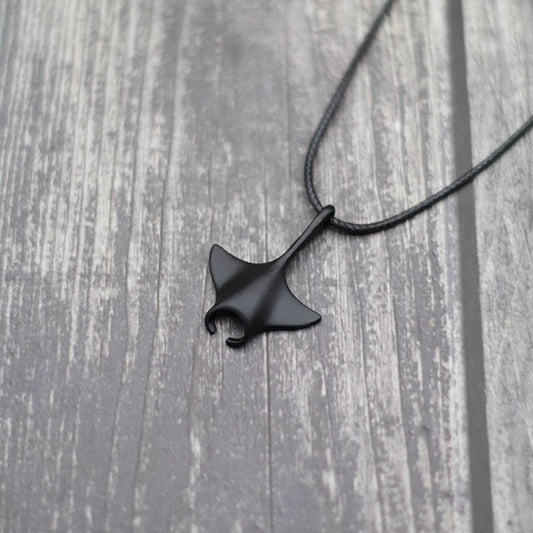 Collier raie manta noir - Mer Aux Trésors