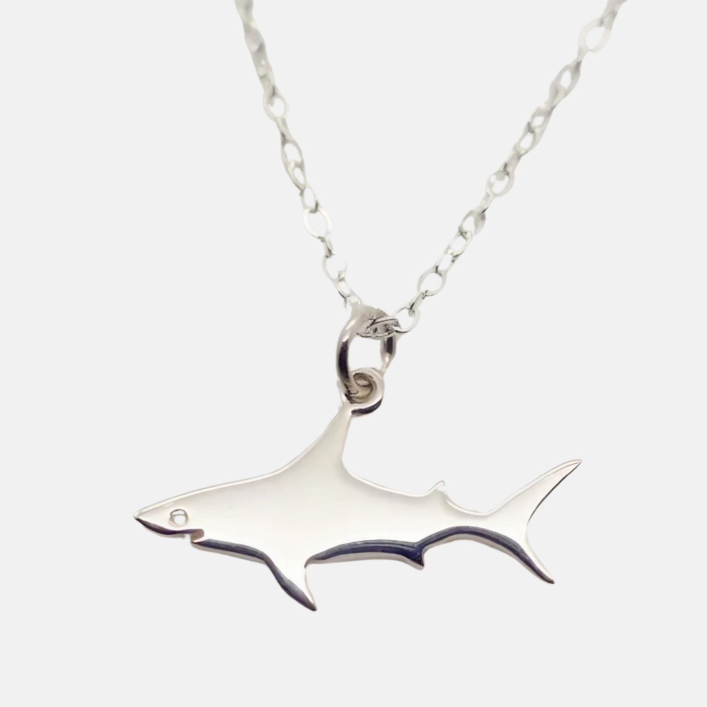 Collier requin AQUALIS