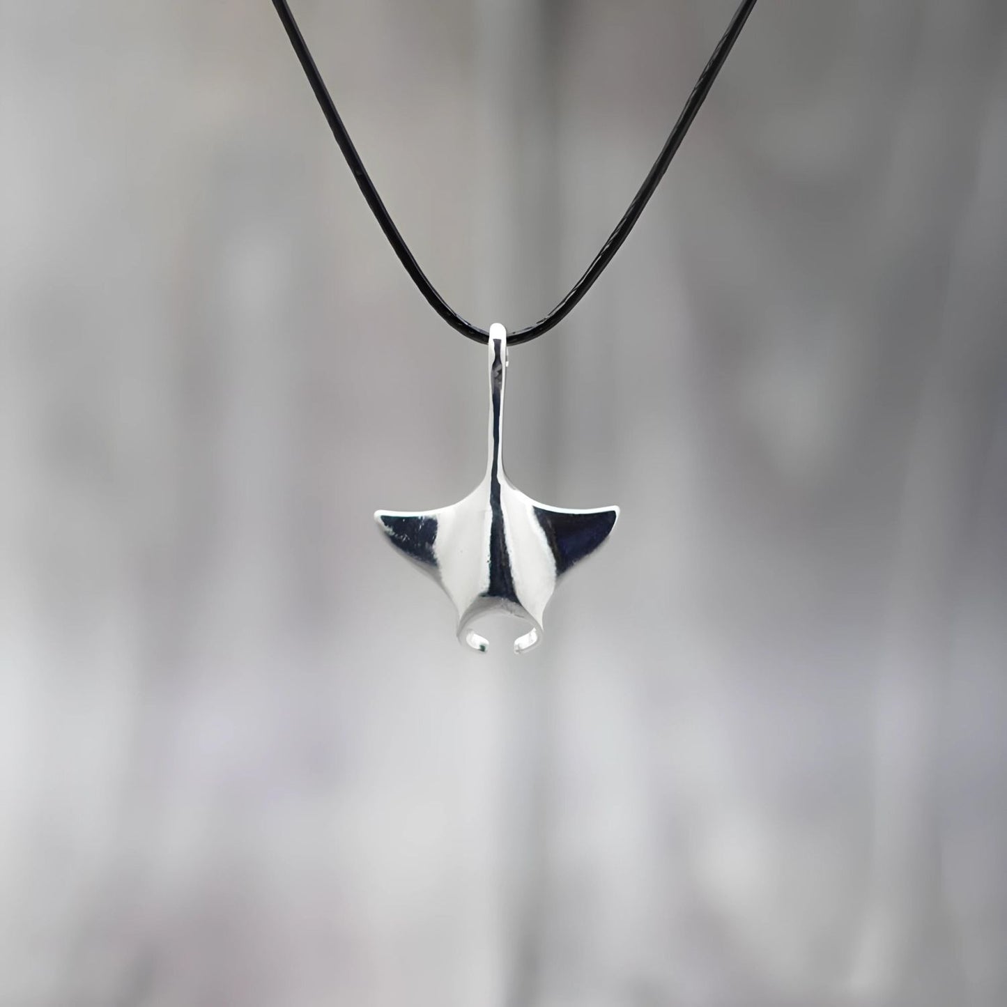 MANTAKAI silver manta ray pendant
