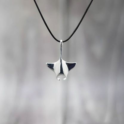 MANTAKAI silver manta ray pendant